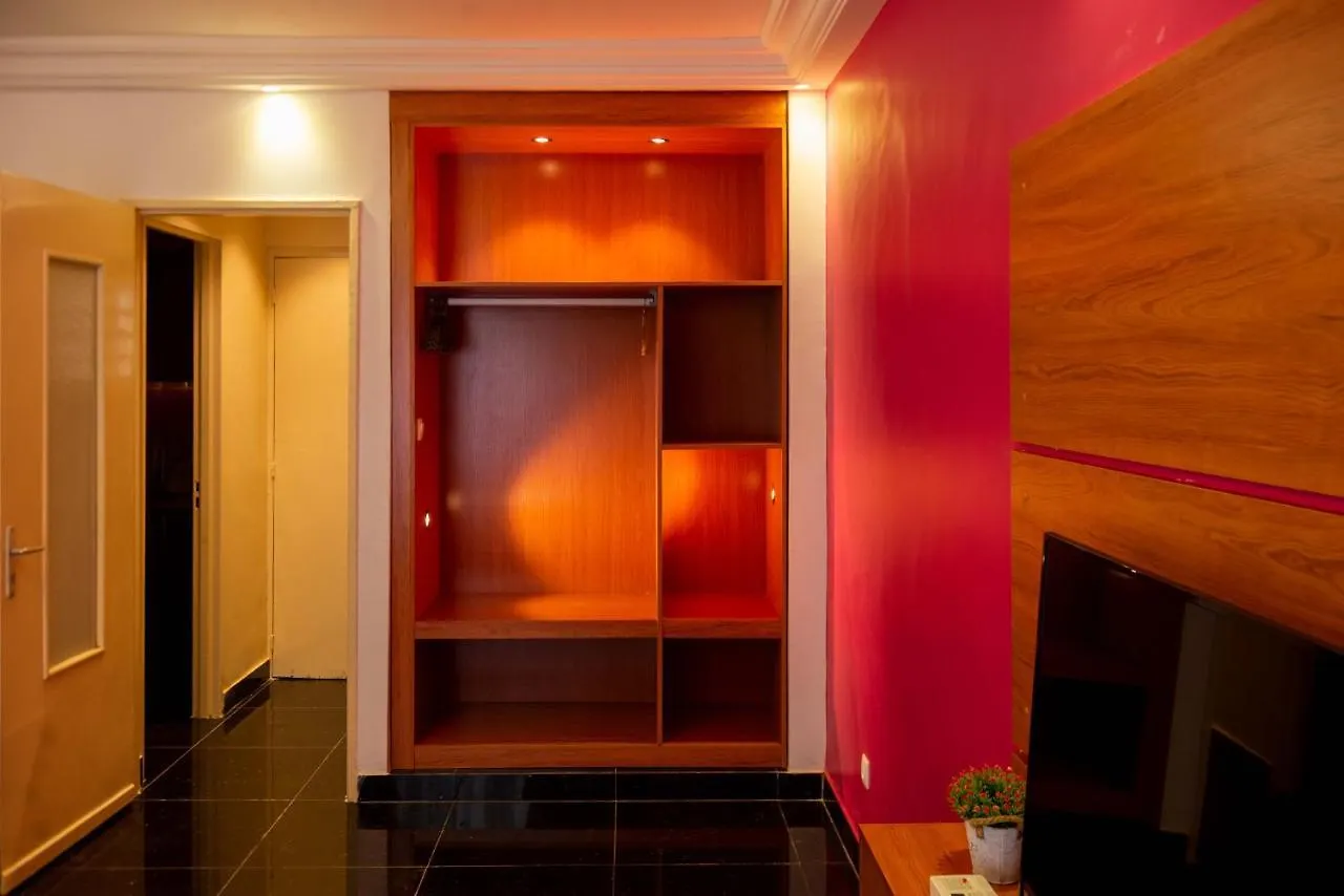 Studio Design/ Dakar Plateau Apartment